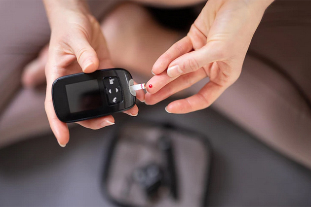 دستگاه قند خون